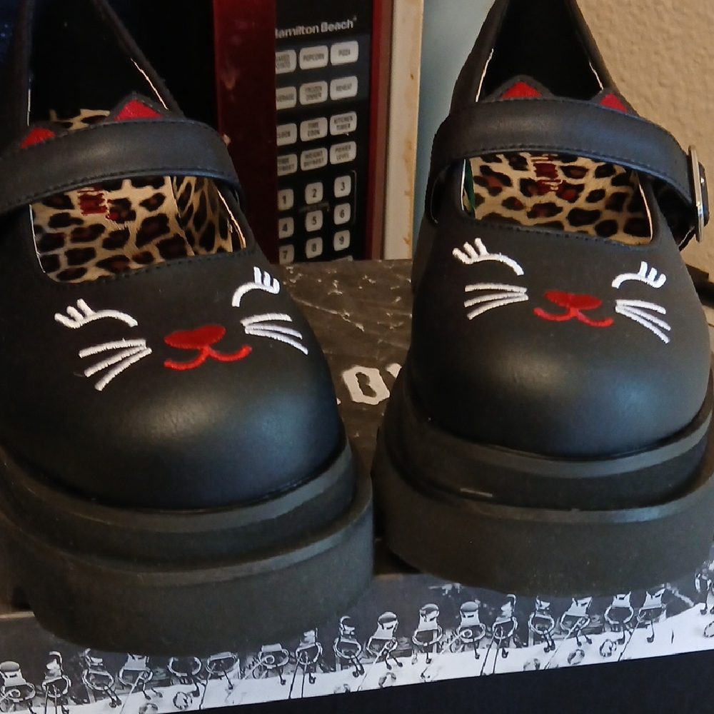 Black and Red Dress Shoes with Cat Face Design